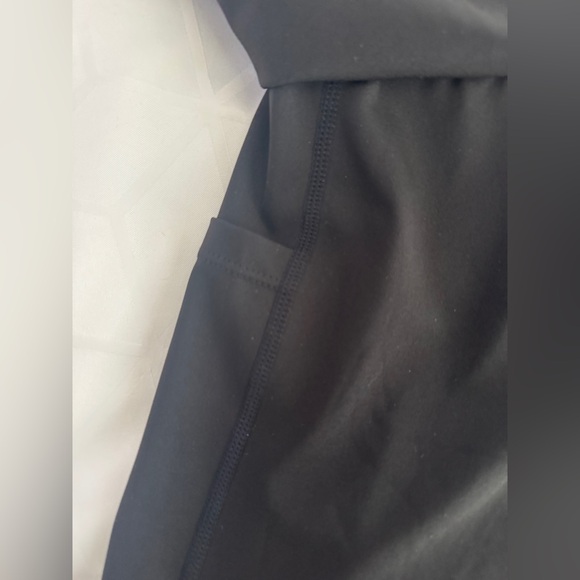 Halara Sport Dress W/ attached bike short - hankerchief hem NWT Size L - Picture 4 of 9